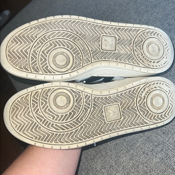 Veja V10 Sneaker GUC 10 - Picture 15 of 16